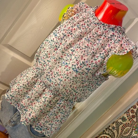 Banana Republic Floral Ruffle Top - Picture 4 of 12